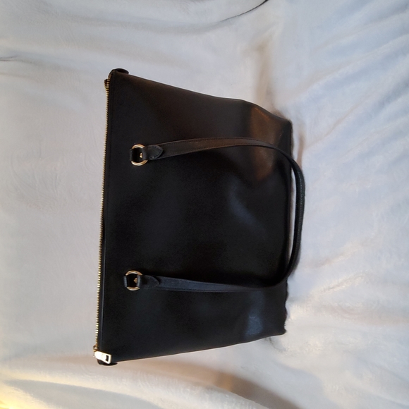 Coach Ava - Picture 3 of 6